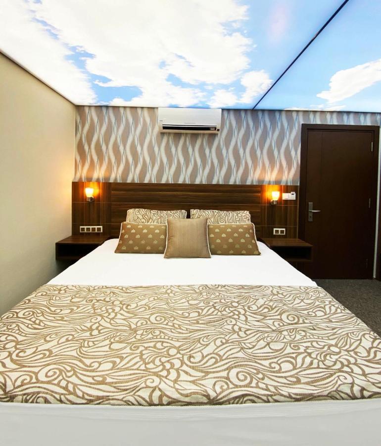 Emily Rose Hotel 凯梅尔 外观 照片